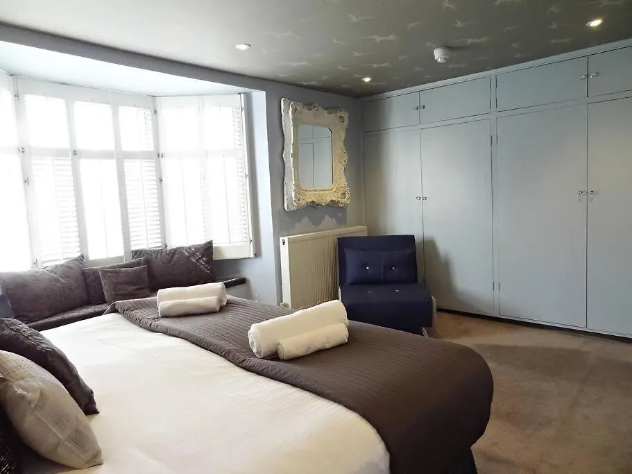 Darling By The Seaside. Boutique Luxury For Groups By Crown Gardens Holiday Homes Brighton United Kingdom