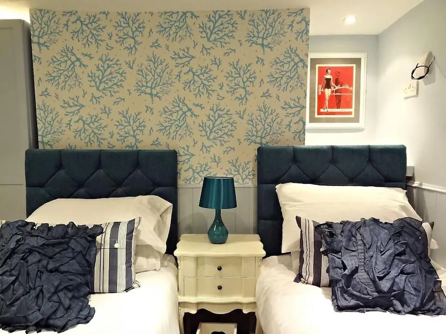 Apartment Darling By The Seaside. Boutique Luxury For Groups By Crown Gardens Holiday Homes Brighton