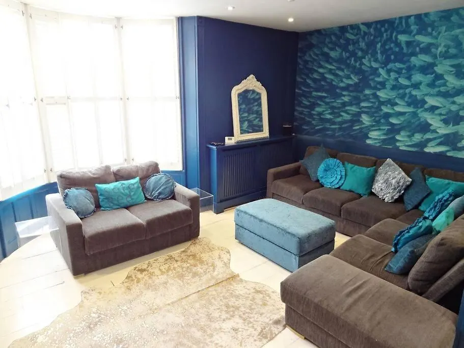 Appartement Darling By The Seaside. Boutique Luxury For Groups By Crown Gardens Holiday Homes Hove