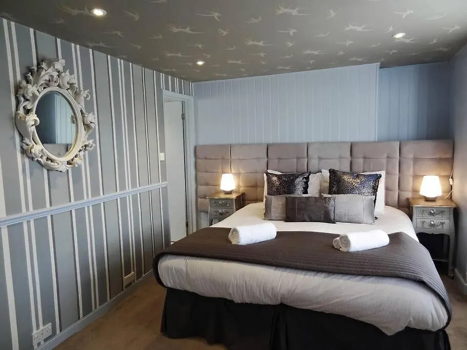 Darling By The Seaside. Boutique Luxury For Groups By Crown Gardens Holiday Homes Hove Verenigd Koninkrijk